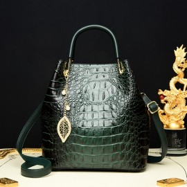 Stylish And Spacious Wo 'S Bucket with a Minimalist Crocodile Pattern, Perfect for Autumn And Winter, Can Be Used As a Hand Or.